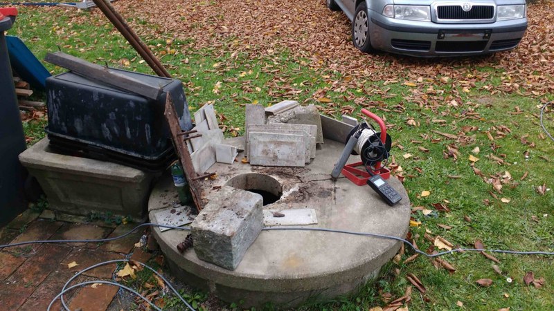 Pumpversuch an einem Brunnenschacht